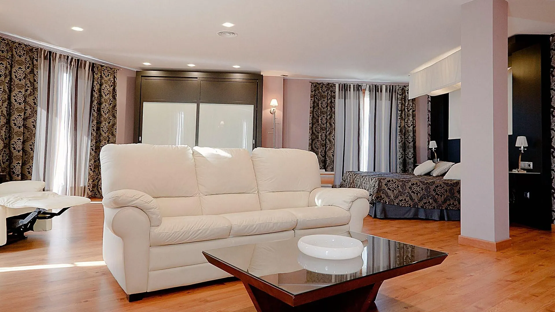 Hotel Campos De באיסה